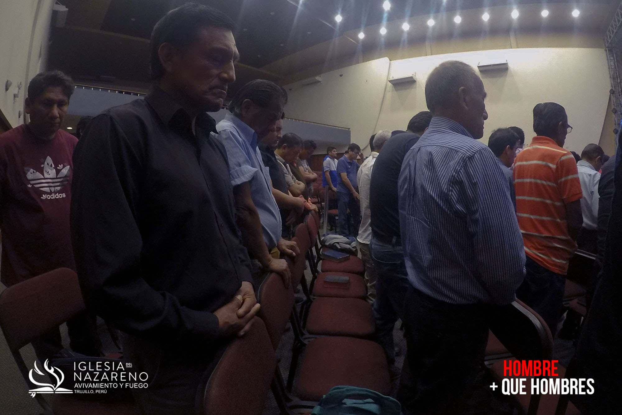Conferencia Hombre + que Hombres