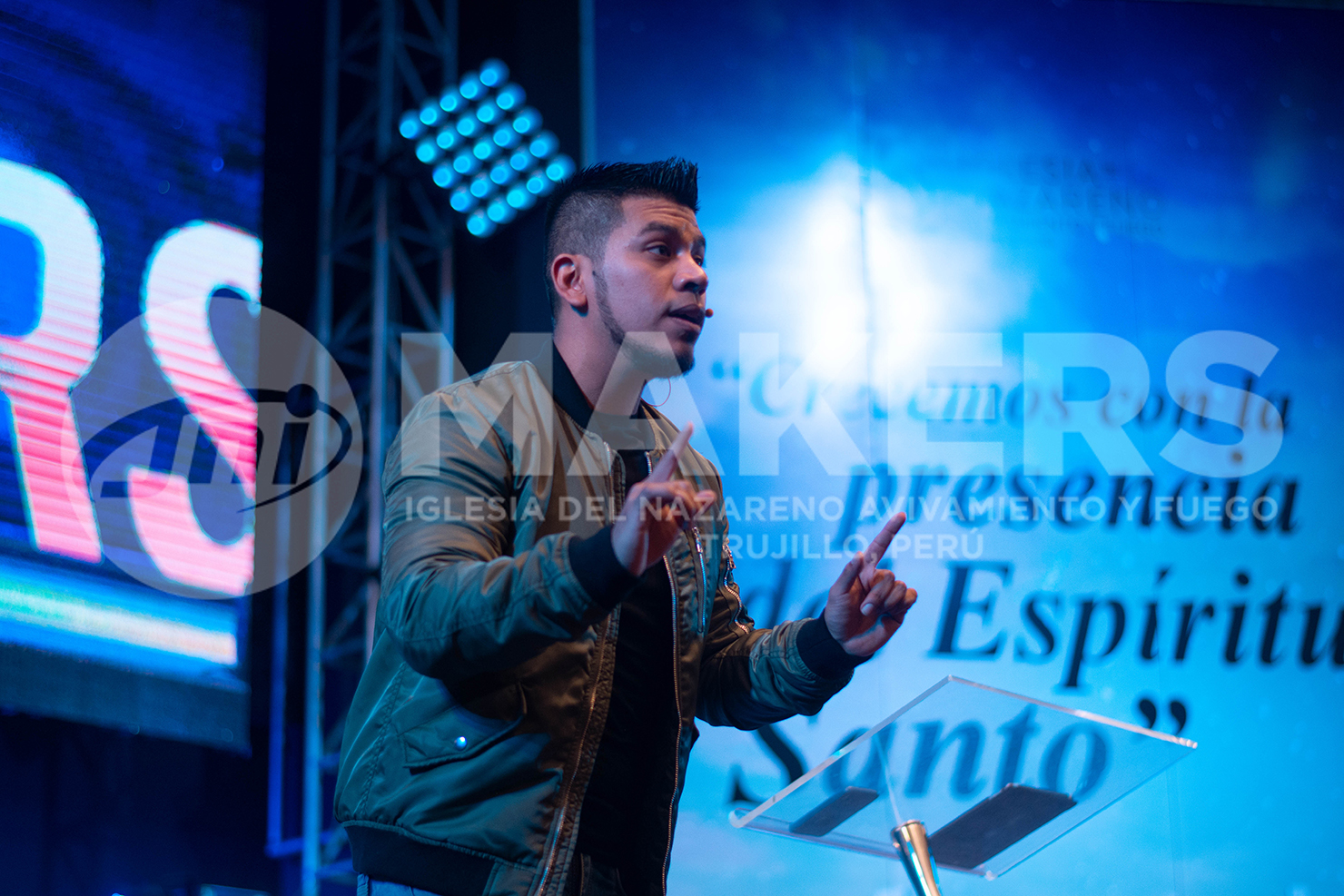 Inicio episodio Hacedores