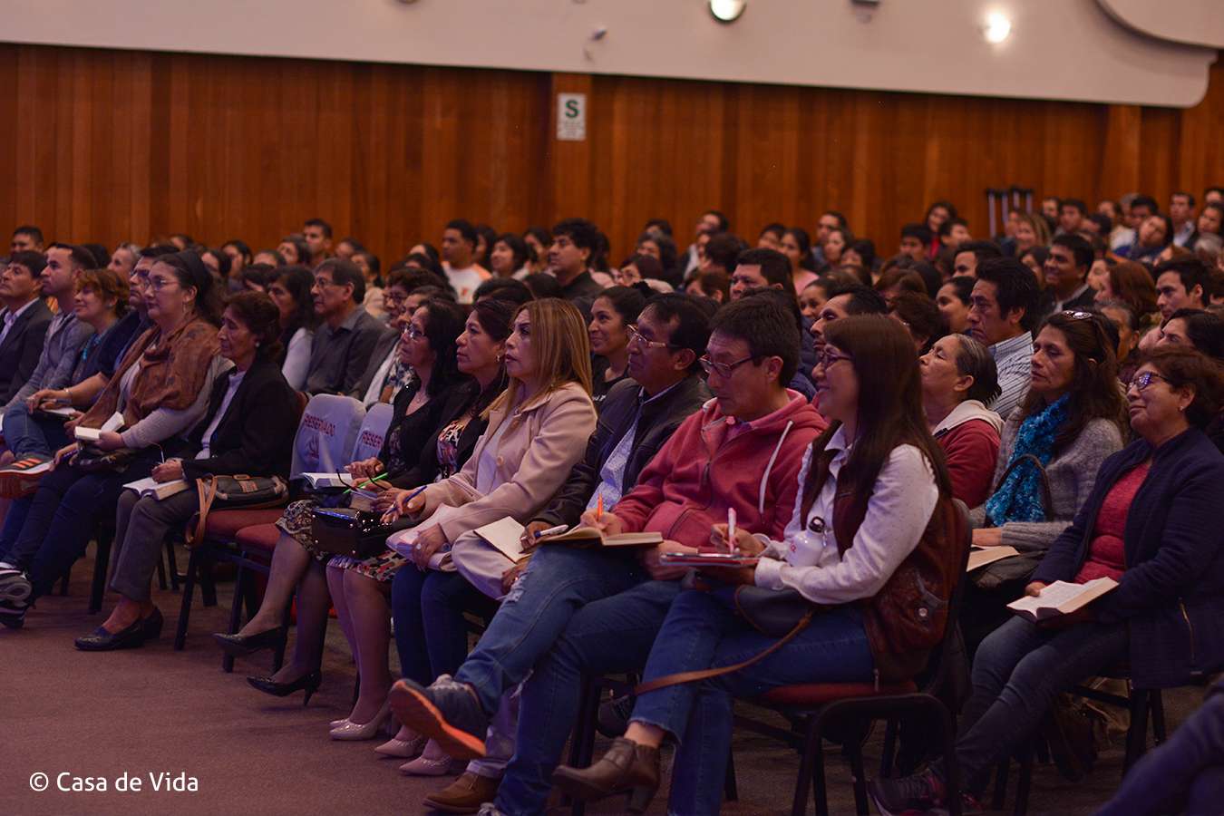 Celebraci&oacute;n Y Avivamiento